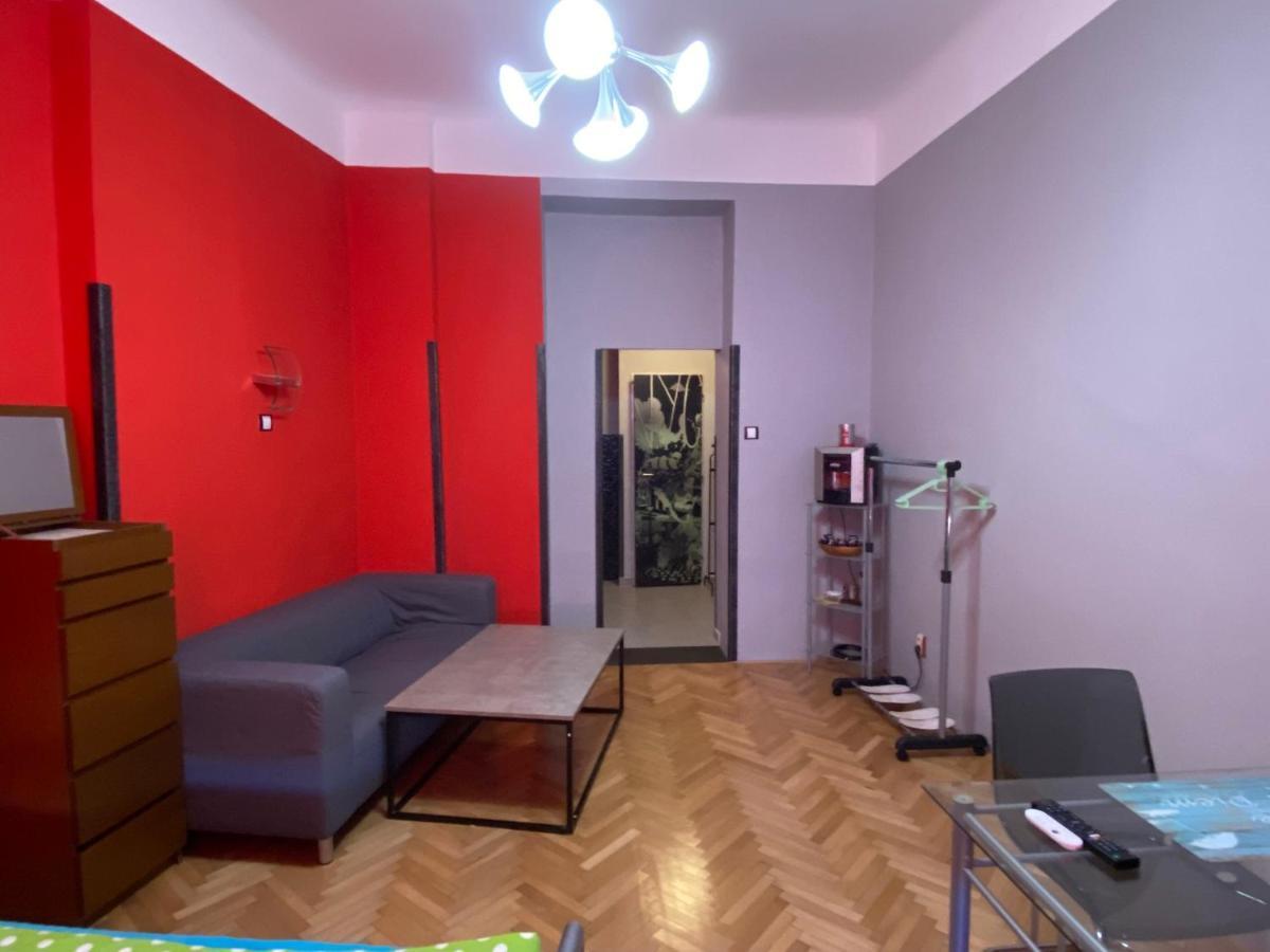 Apartment B42 Bed And Cafe Прага Екстер'єр фото