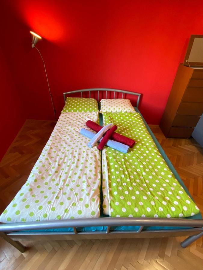 Apartment B42 Bed And Cafe Прага Екстер'єр фото
